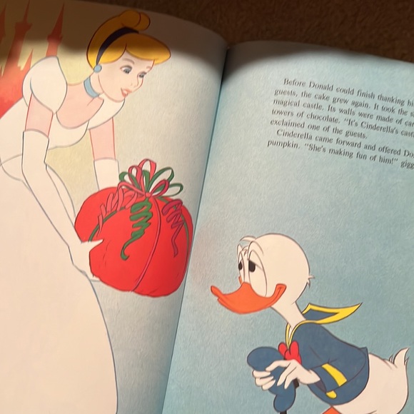 Hardcover Disney Book - Donald and His Friends- SFH -VGC - Picture 5 of 10